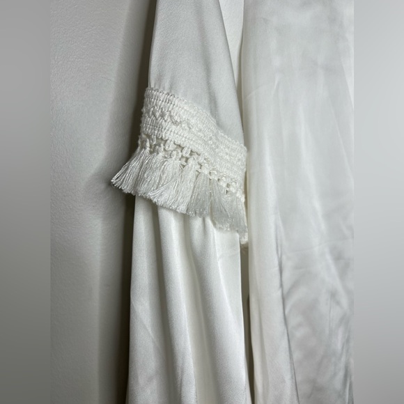 NWT! RYEGRASS white silk long sleeve tassel boho fringe peasant top. Size M. - Picture 5 of 10